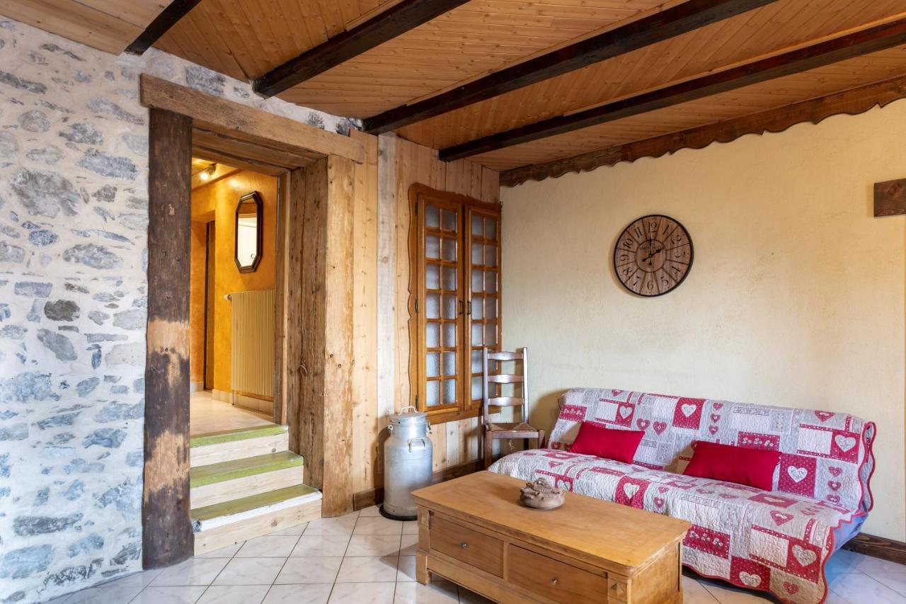 Aux Bois Dhermy Marnaz Exterior photo